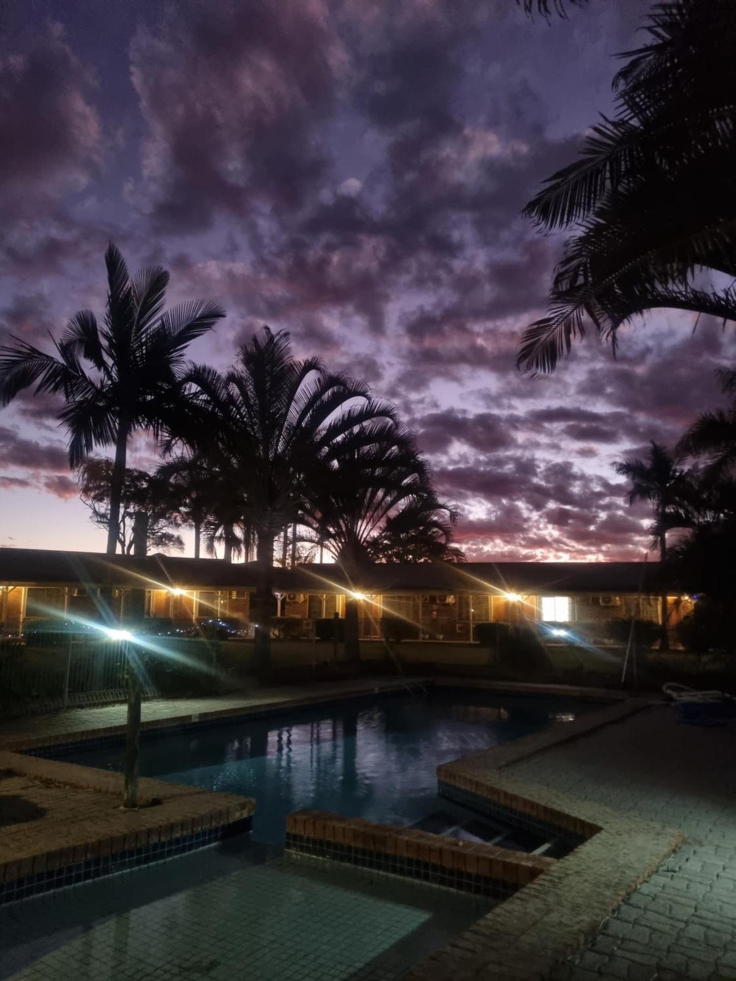 Koorawatha Homestead Motel Bororen エクステリア 写真
