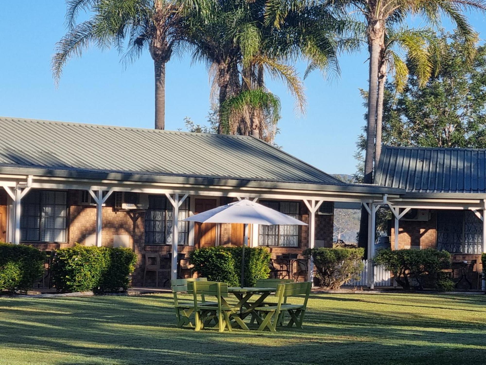 Koorawatha Homestead Motel Bororen エクステリア 写真