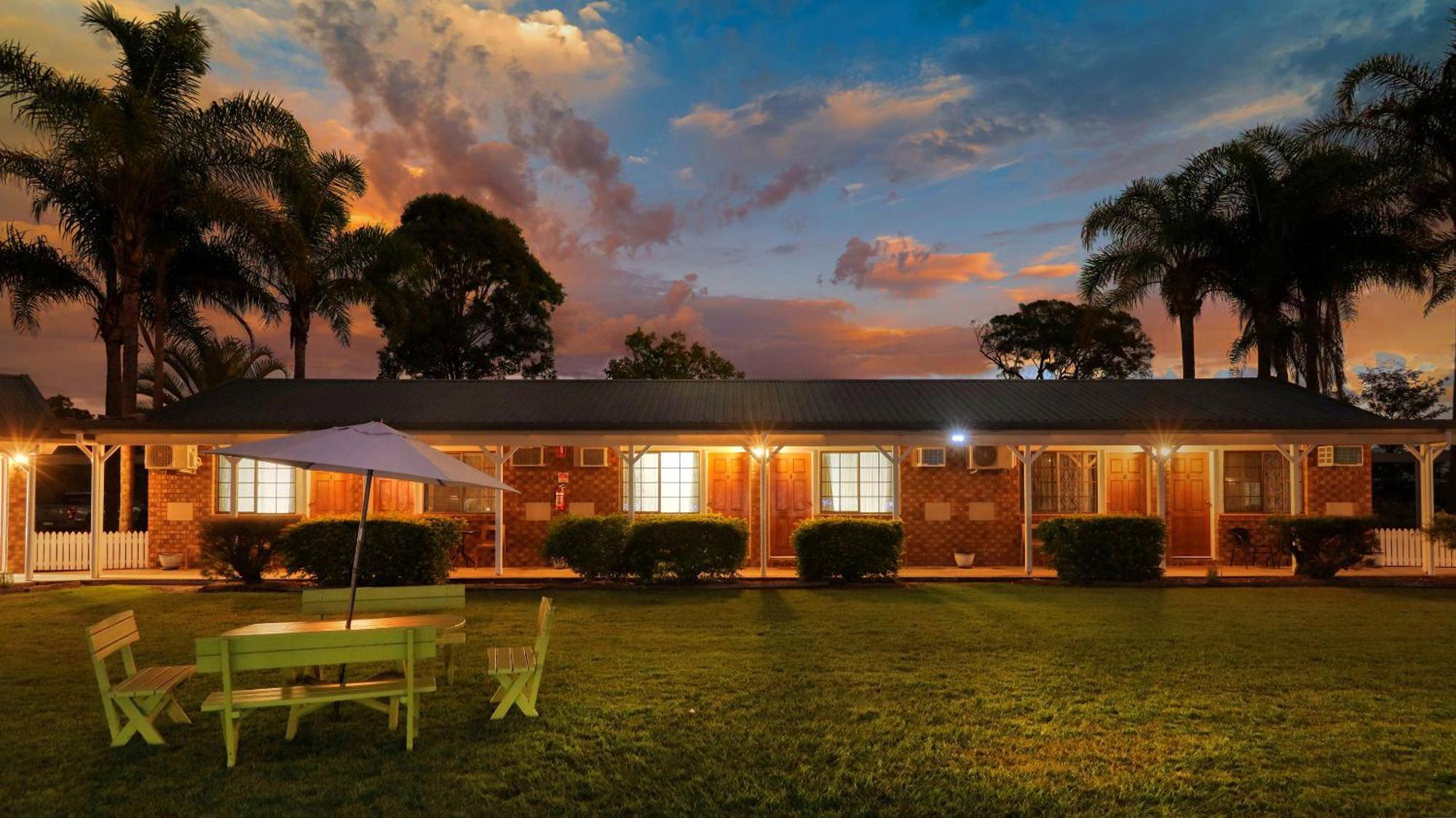 Koorawatha Homestead Motel Bororen エクステリア 写真
